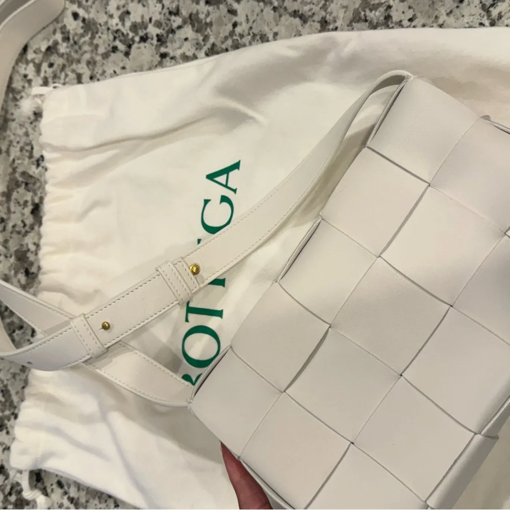 Bottega Veneta White Intrecciato Leather Shoulder Bag - Picture 1 of 1